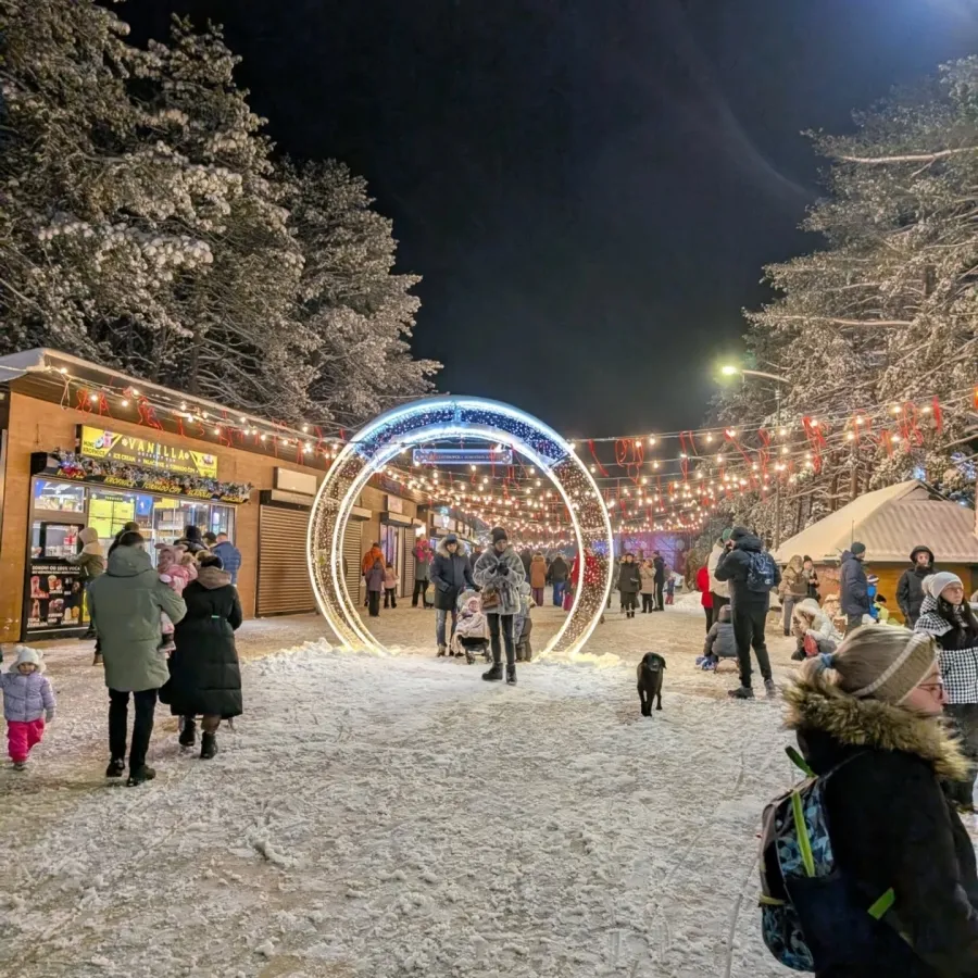 Zlatiborska božićna bajka 2025/2026 – kompletan novogodišnji program na Kraljevom trgu