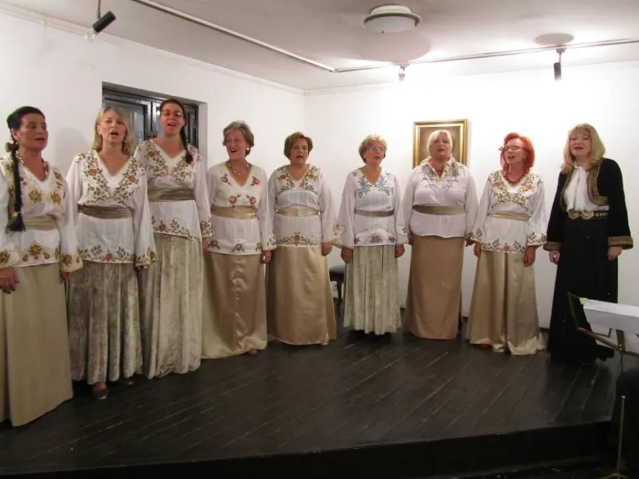 Veče duhovne i tradicionalne muzike na Kraljevom trgu – koncert vokalnog sastava „Ogrlica od bisera“